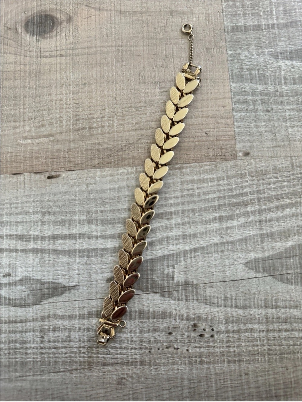 Gold Leaf-Link Women's Bracelet